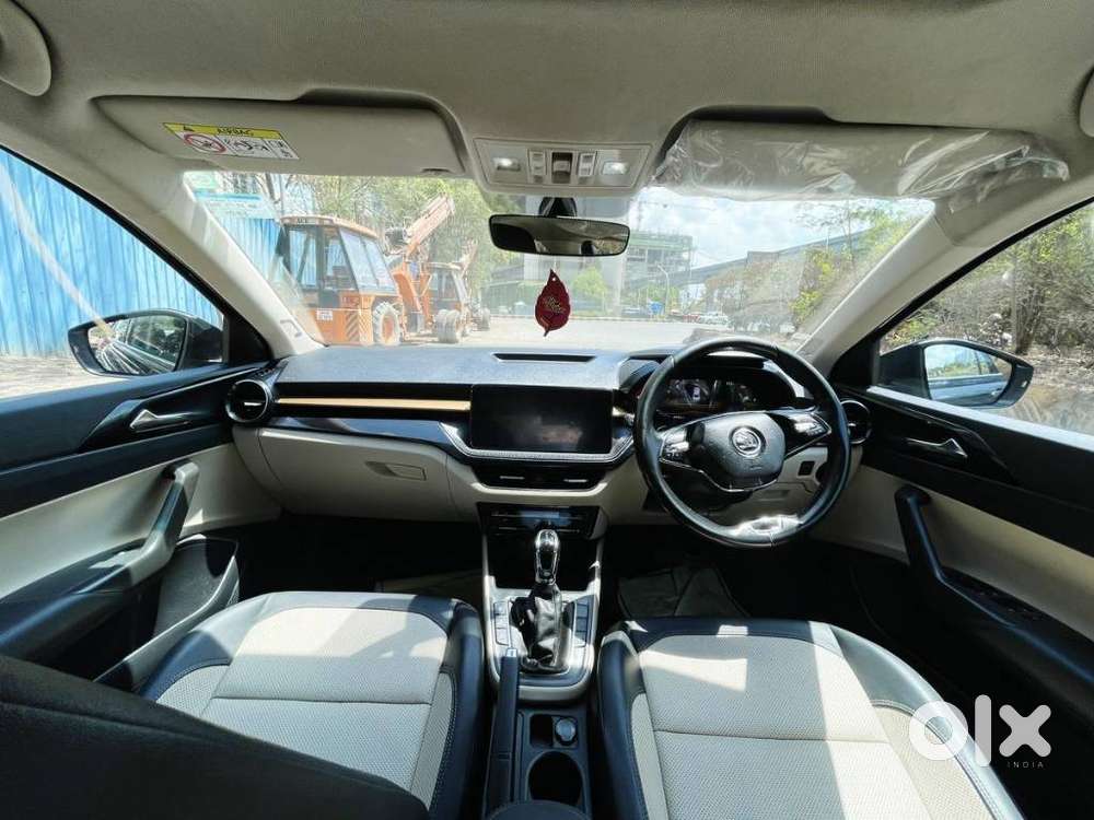 Skoda Slavia 1.0 Tsi Style At, 2024, Petrol