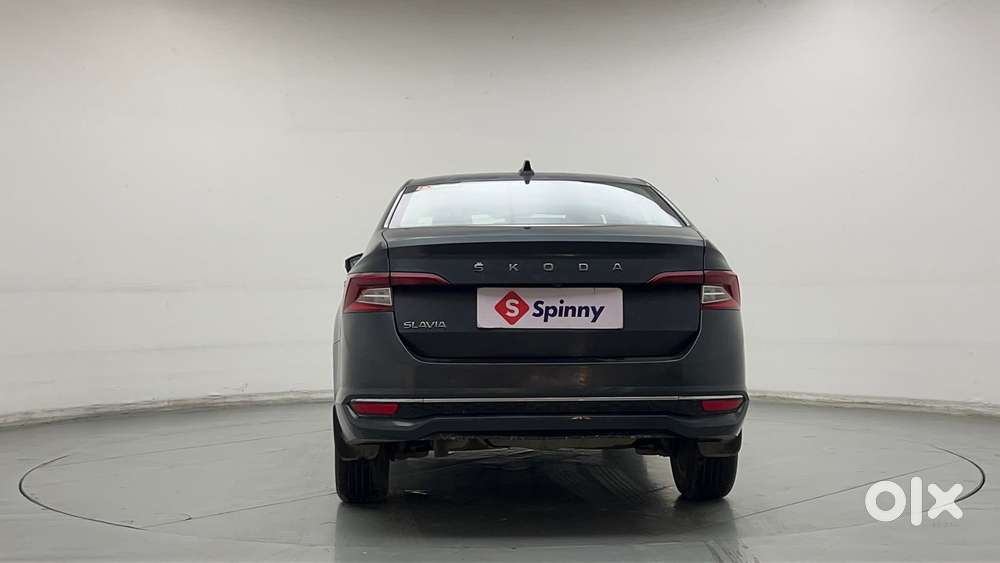 Skoda Slavia Style 1.0l Tsi At, 2023, Petrol