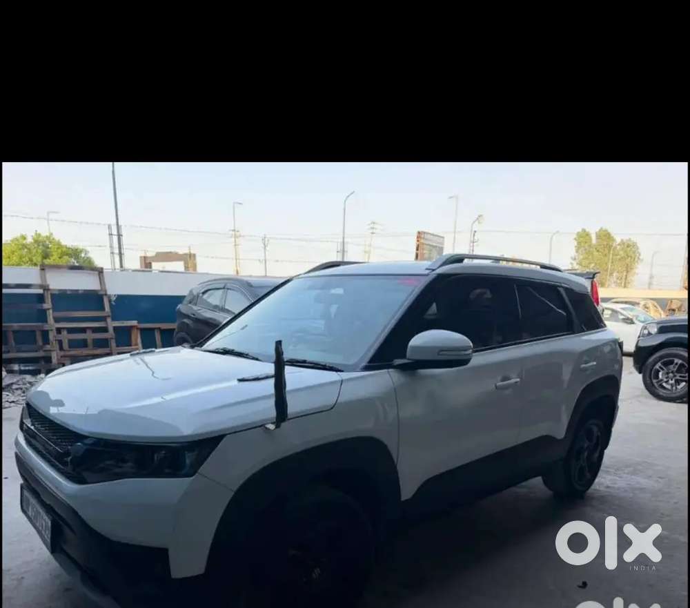 Brezza Zxi Smart Hybrid With Sunroof