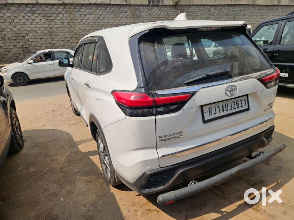 Toyota Innova Hycross, 2023, Diesel