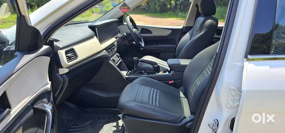 Mahindra Xuv700 2.2 Ax 5 Diesel Mt 7 Str, 2022, Diesel