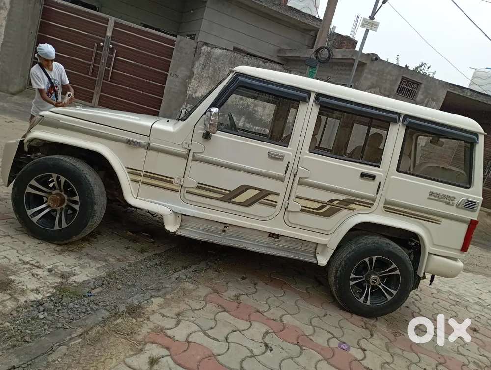 Mahindra Bolero Neo Plus 2012