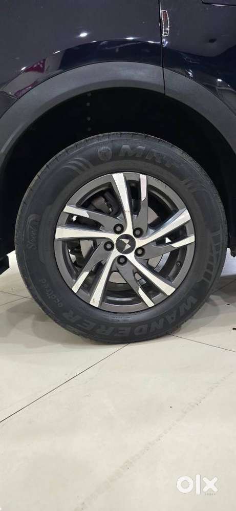 Mahindra Xuv700 2.2 Ax 5 Diesel At 7 Str, 2024, Diesel