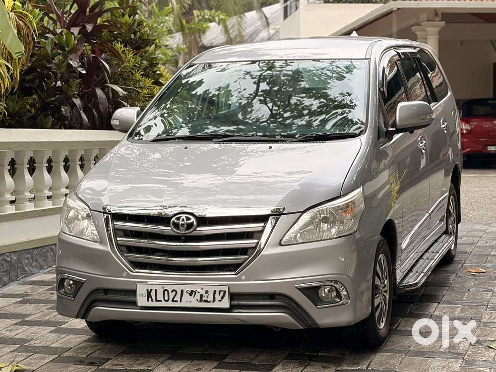 Toyota Innova 2.5 Vx 7 Seater Bs Iv, 2015, Diesel