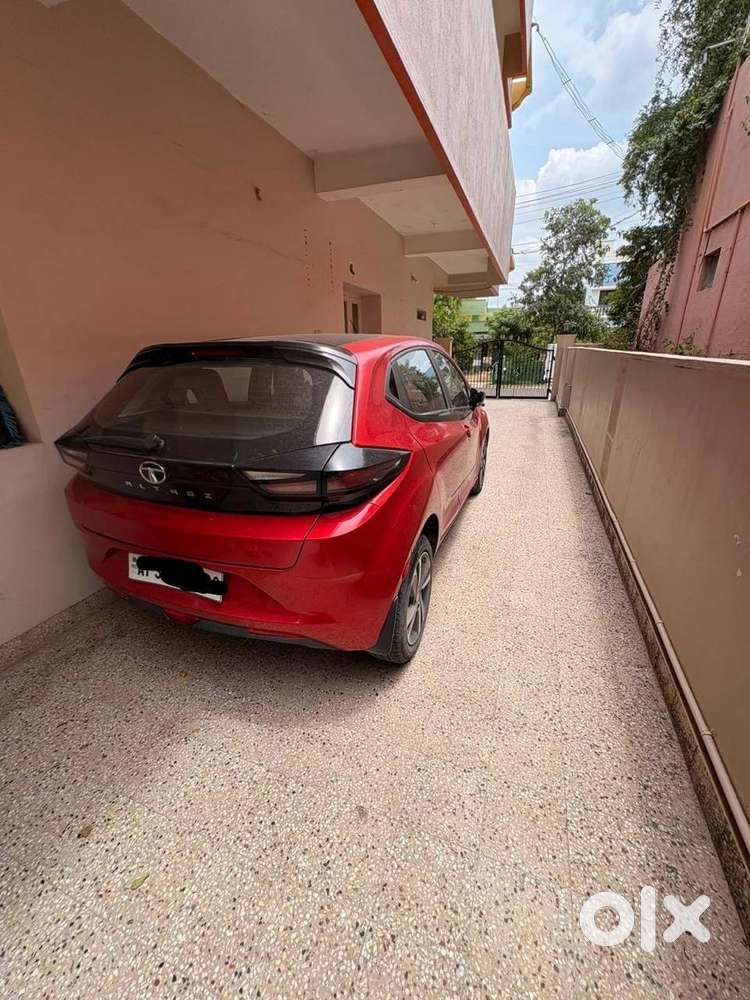 Well Maintain Doctor Used Vehicle With Dual Tone Colour Black