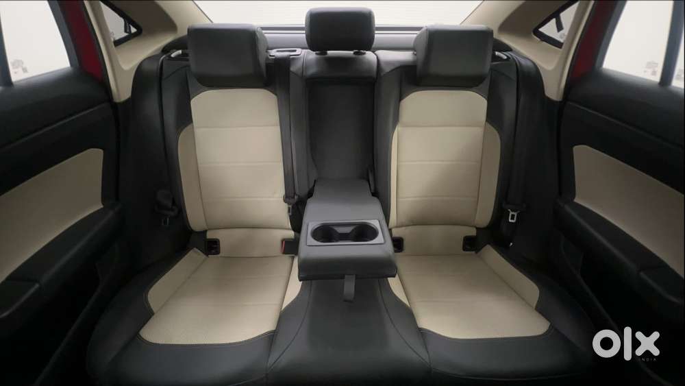 Skoda Slavia Style 1.0l Tsi Mt, 2023, Petrol