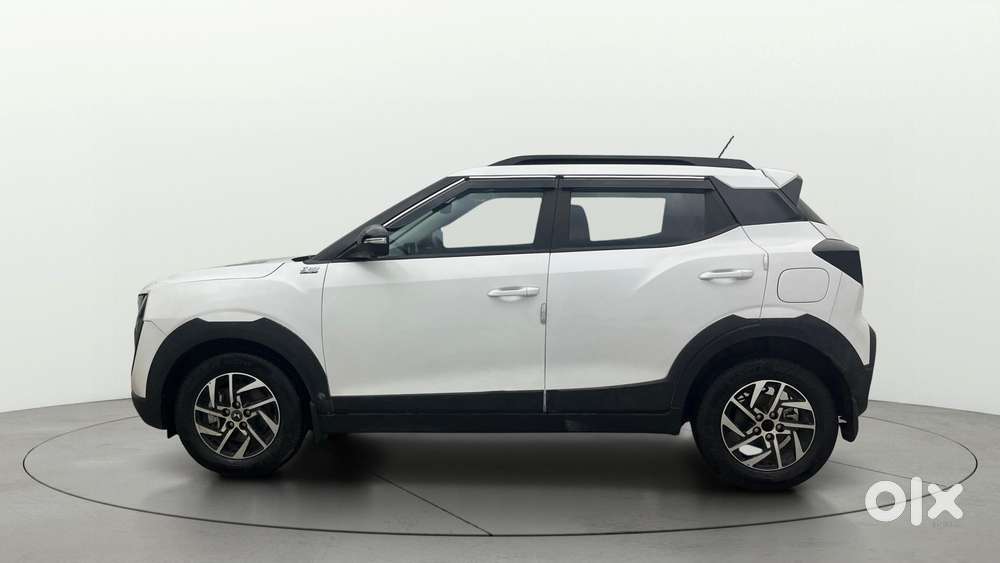 Mahindra XUV 3XO AX5L 1.2 Petrol AT, 2025, Petrol