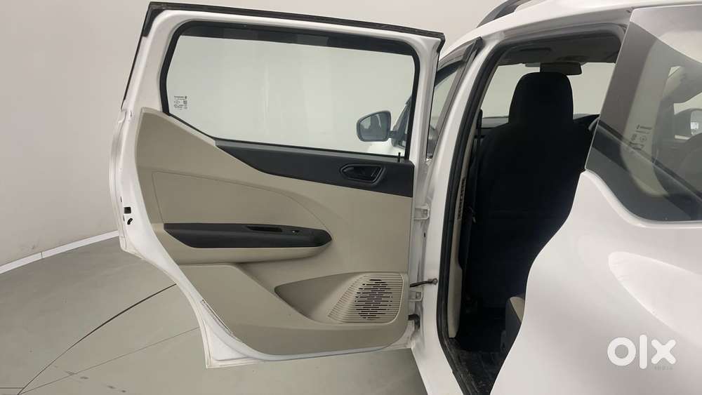 Renault Triber Rxt, 2022, Petrol