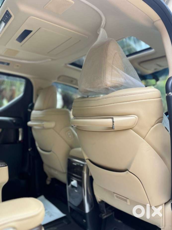 Toyota Vellfire Vip &ndash; Executive Lounge, 2023, Petrol