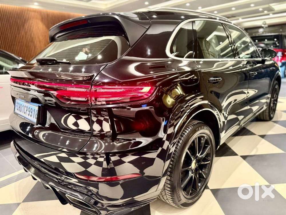 Porsche Cayenne Base, 2023, Petrol