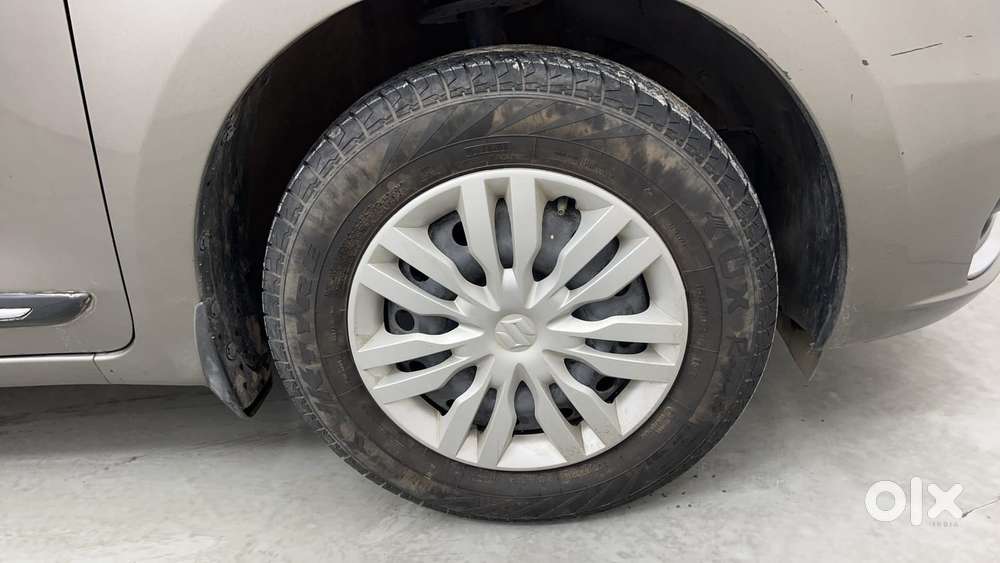 Maruti Suzuki Dzire Vxi Ags, 2022, Petrol