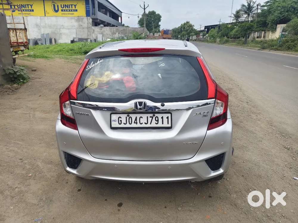 Honda Jazz 2016 Petrol+cng Well Maintained