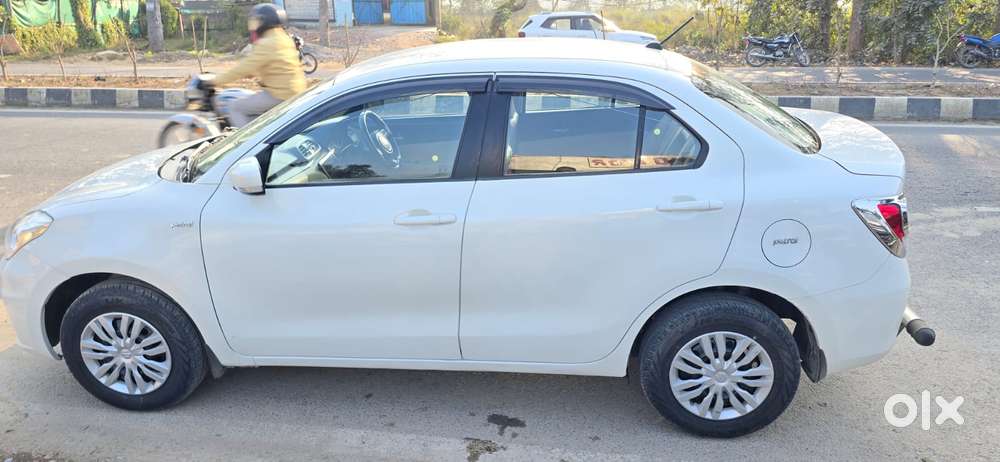 Maruti Suzuki Dzire 1.2 Vxi, 2023, Petrol