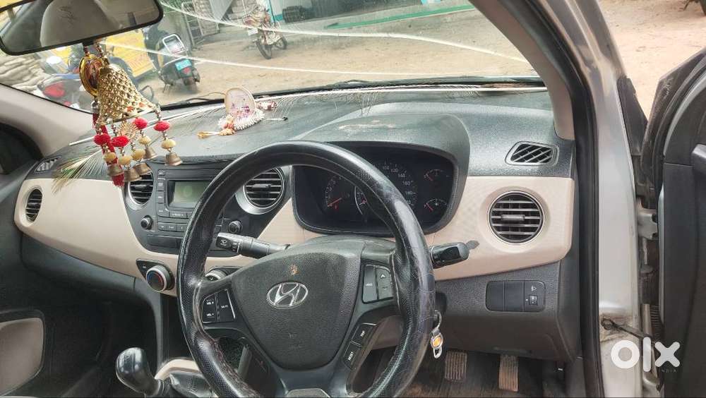 Hyandai Xcent,2019,price-2,65,000