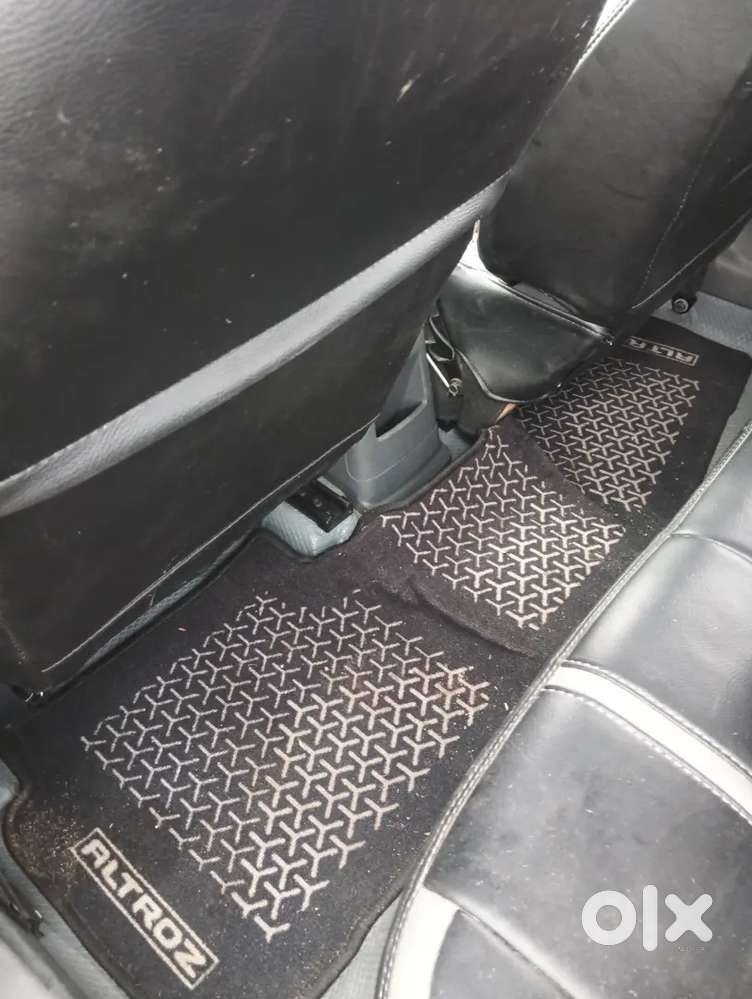 Tata Altroz Xe Petrol