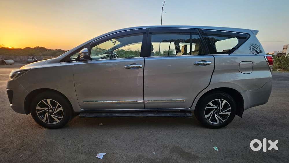 Toyota Innova Crysta 2.4 G Plus Mt 7 Str, 2022, Diesel