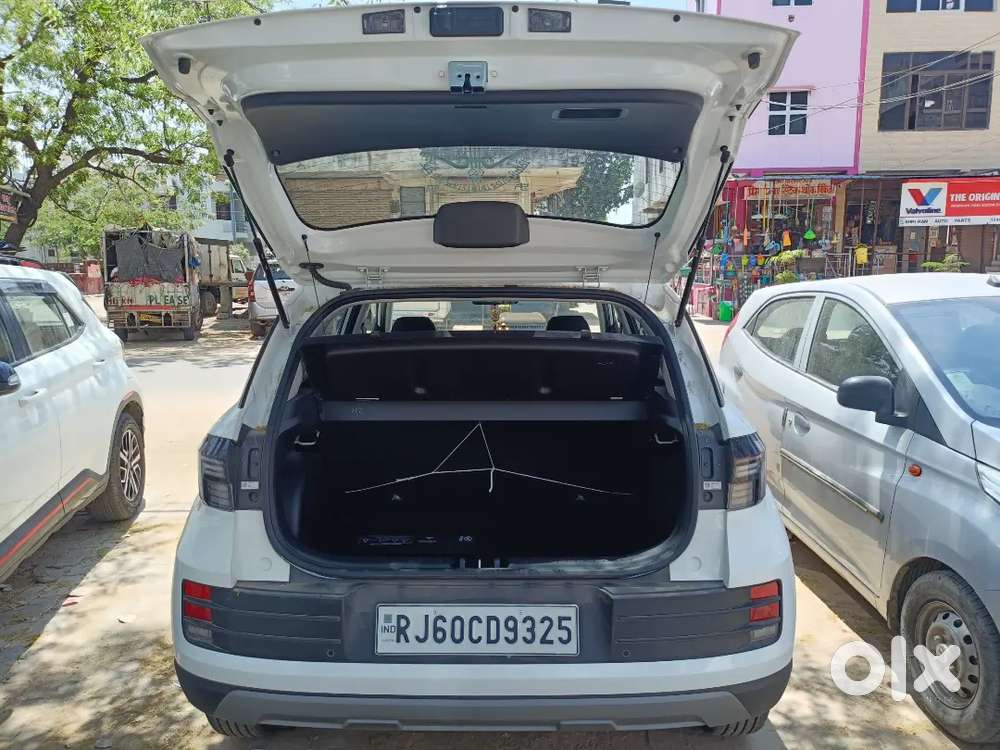 Hyundai Venue 1.2 S O +petrol 2025 Sunroof