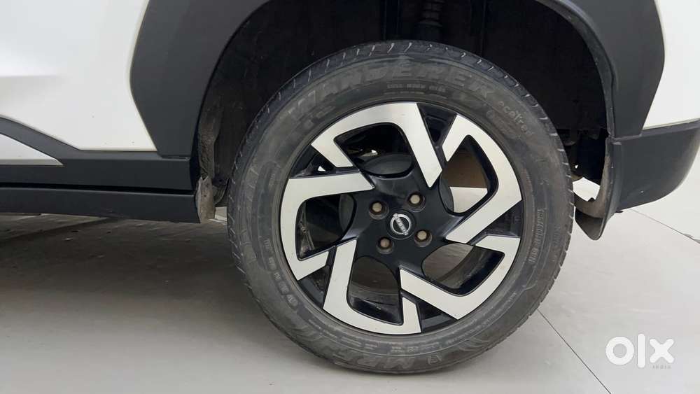 Nissan Magnite 1.0 Xv, 2023, Petrol