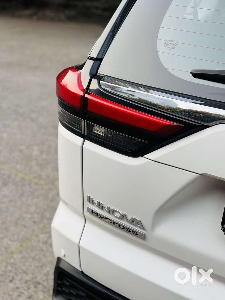 Toyota Innova Hycross 2.0 Zx Hybrid 7 Str, 2025, Petrol
