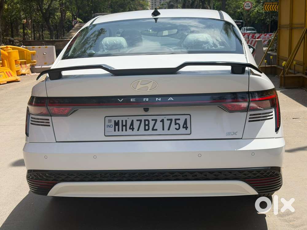 Hyundai Verna 1.5 Sx (o) Vtvt Ivt, 2025, Petrol