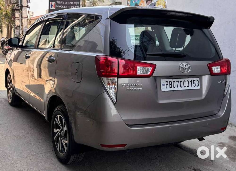Toyota Innova Crysta, 2022, Petrol