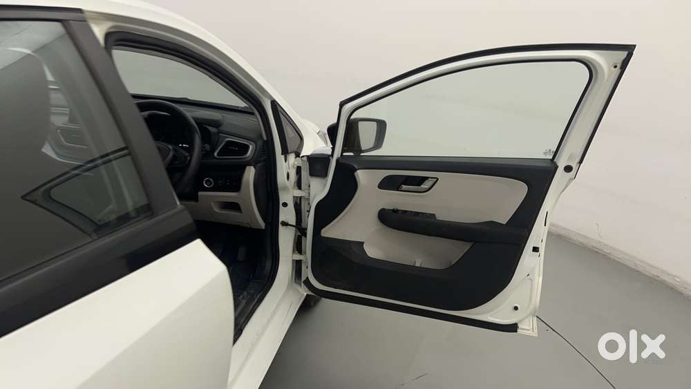 Tata Altroz Xz, 2023, Cng & Hybrids