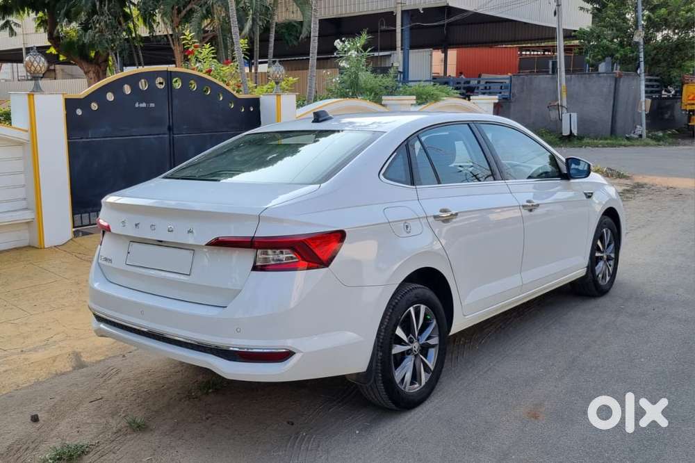 Skoda Slavia Style 1.0l Tsi At, 2022, Petrol