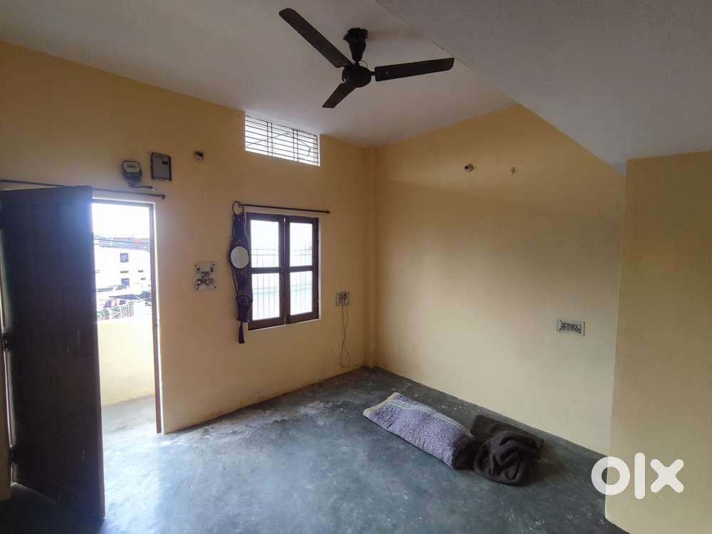 For rent in lahartara in 7000