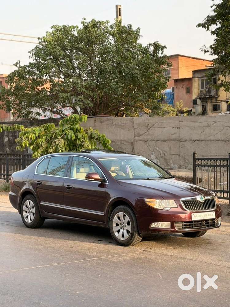 Skoda Superb 2013 Petrol 95000 Km Driven