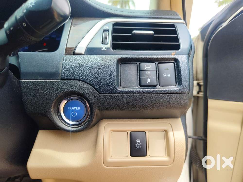 Toyota Camry Hybrid, 2016, Petrol