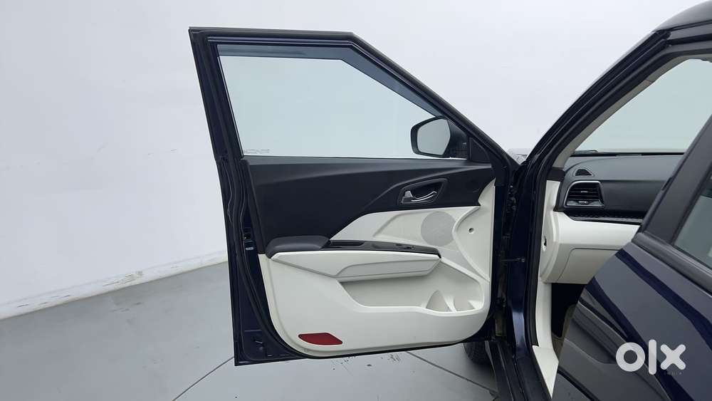 Mahindra Xuv 3xo Ax5 Ds Mt, 2024, Diesel