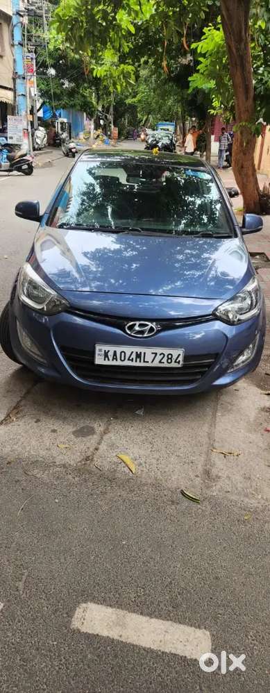 Extremely Well Maintained Automatic I20 Sportz Variant,brand New Tyres