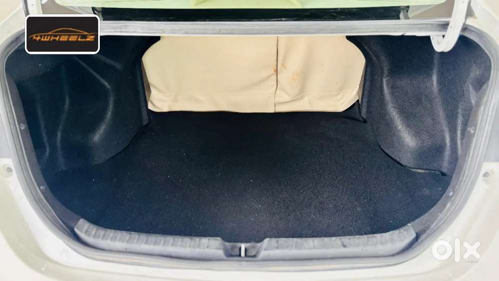 Toyota Yaris V Cvt, 2019, Petrol