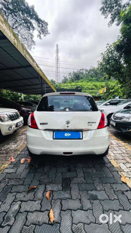 Maruti Suzuki Swift Vxi 1.2 Abs Bs-iv, 2015, Petrol