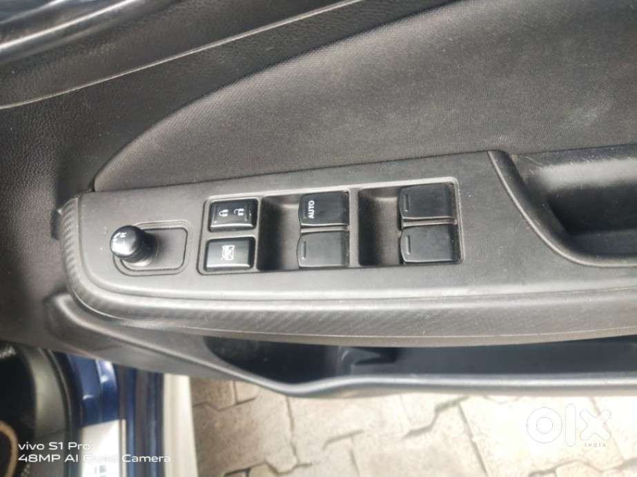 Maruti Suzuki Swift Vxi 1.2 Abs Bs-iv, 2019, Petrol