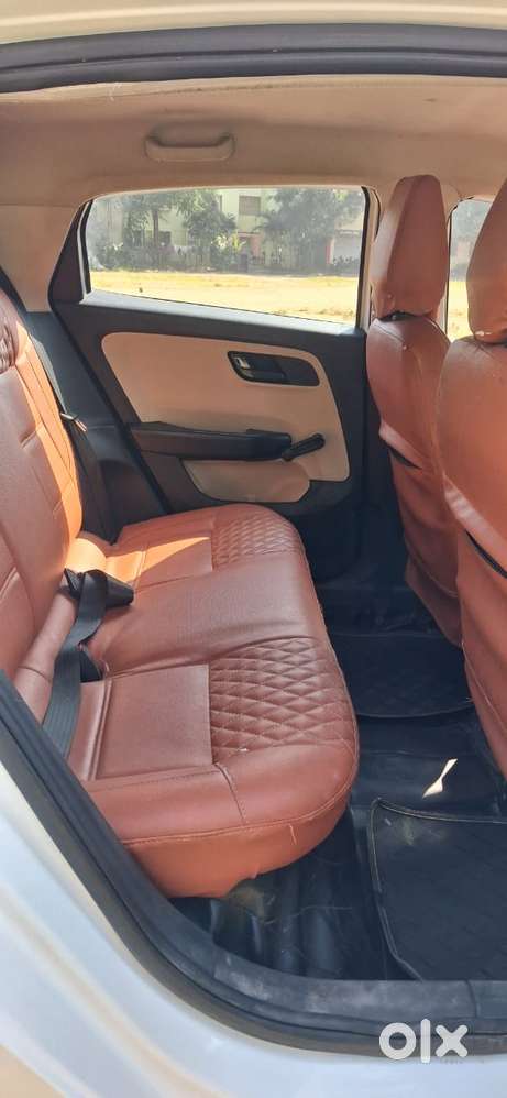 Tata Altroz 1.2 Xe, 2022, Petrol