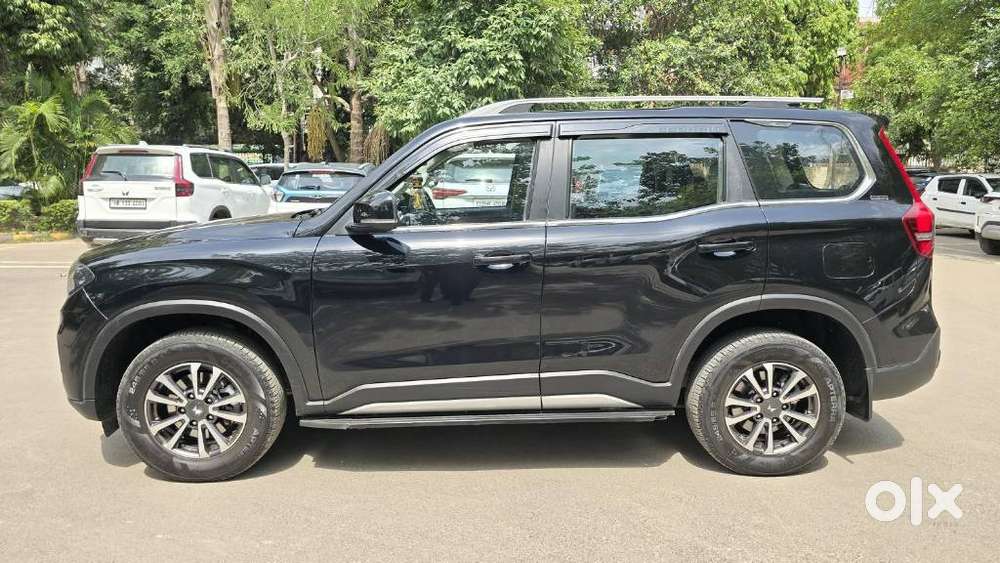 Mahindra Scorpio N Z8 Petrol At 7 Str, 2025, Petrol