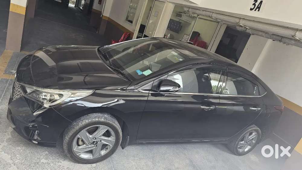 Hyundai New Verna 2022 Diesel 102500 Km Driveng