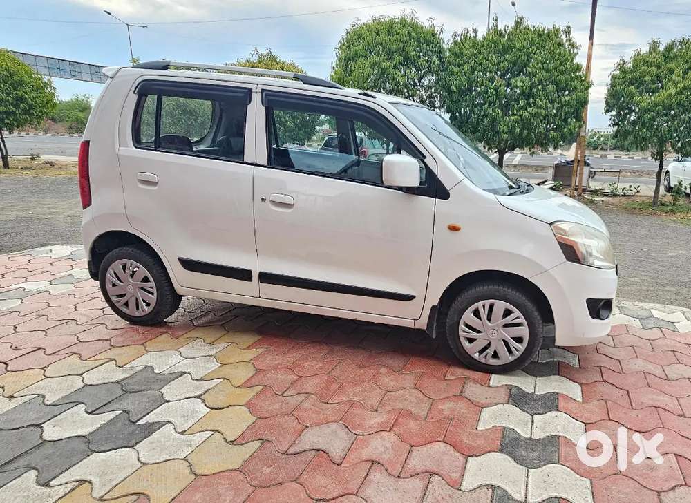 Maruti Suzuki Wagnor Vxi 2015। 1st Owenr Only 24000 Km Drive