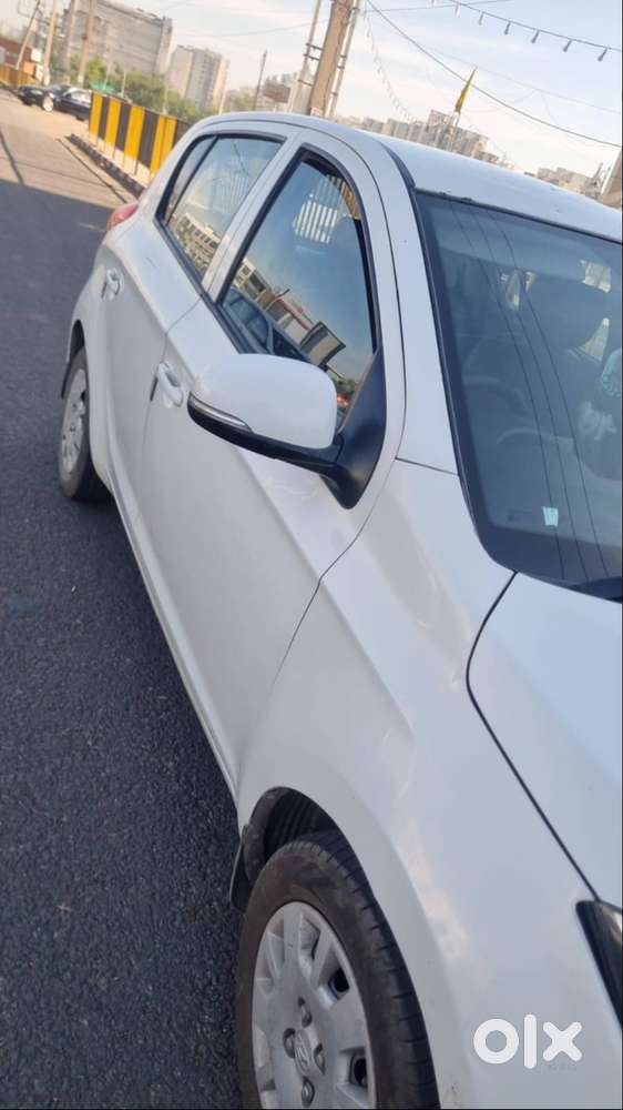 I20 Magna With 6 Gear