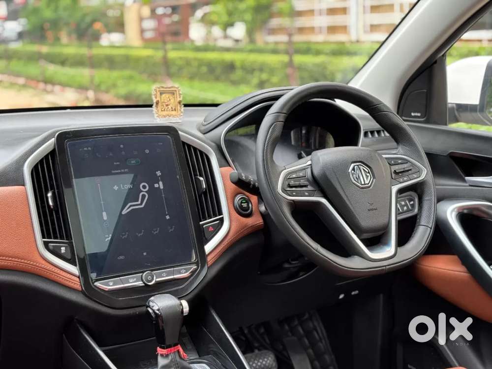 Mg Hector Plus, 2022, Petrol