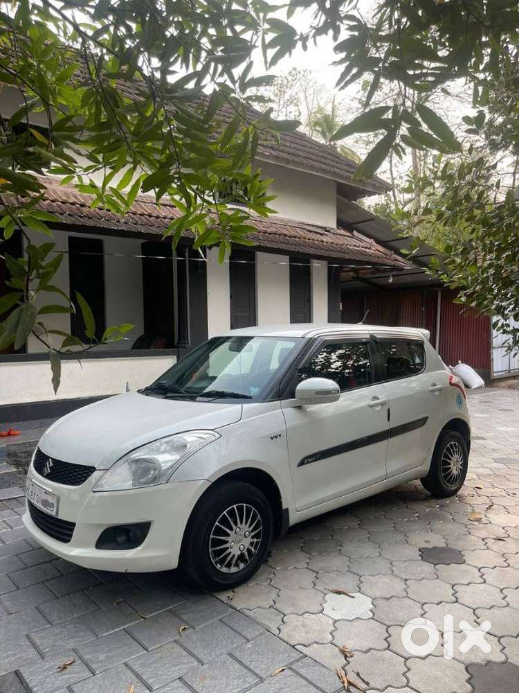 Maruti Suzuki Swift Vxi, 2013, Petrol