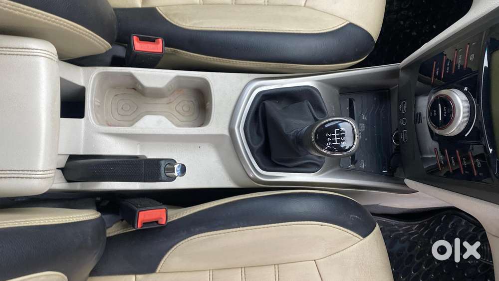 Mahindra Xuv300 W8, 2019, Petrol