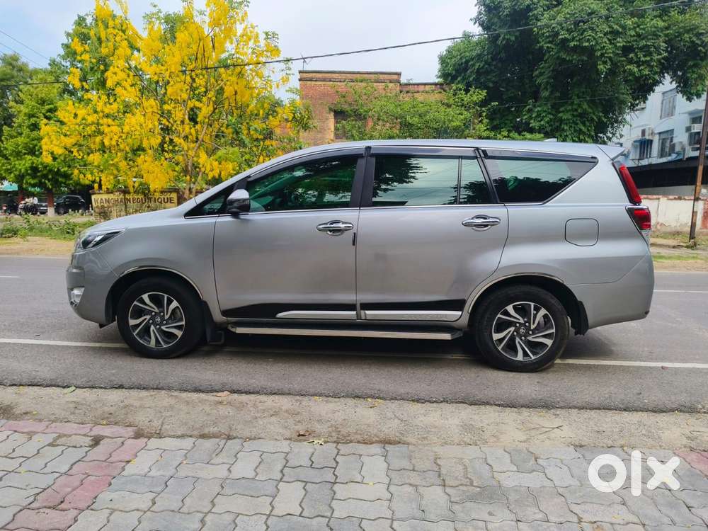 Toyota Innova Crysta 2.4 V, 2023, Diesel