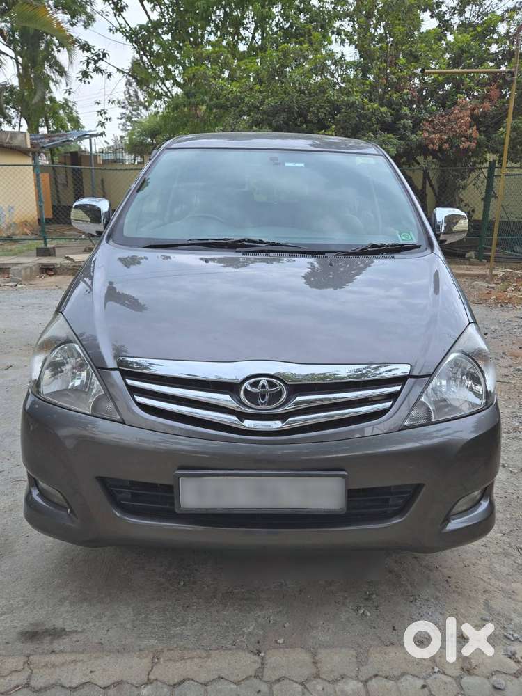 Toyota Innova 2010 V 2.5 Diesel Bsiv