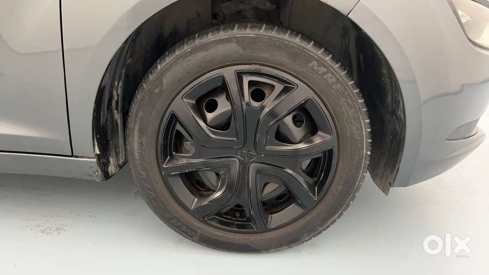 Tata Altroz 1.2 Xm Plus, 2022, Petrol