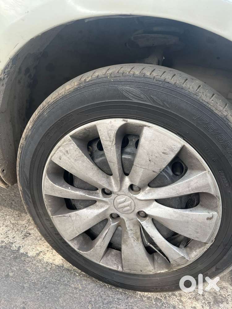 Maruti Suzuki Swift Dzire Lxi Option, 2017, Cng & Hybrids