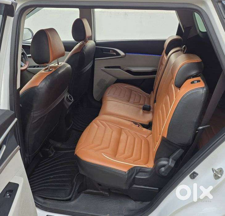 Kia Carens G 1.5 6mt Premium (o) 7-seater, 2023, Petrol