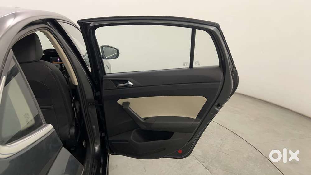 Skoda Slavia Style 1.0l Tsi At, 2022, Petrol