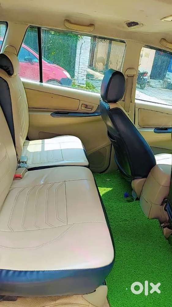 Toyota Innova Hycross 2009